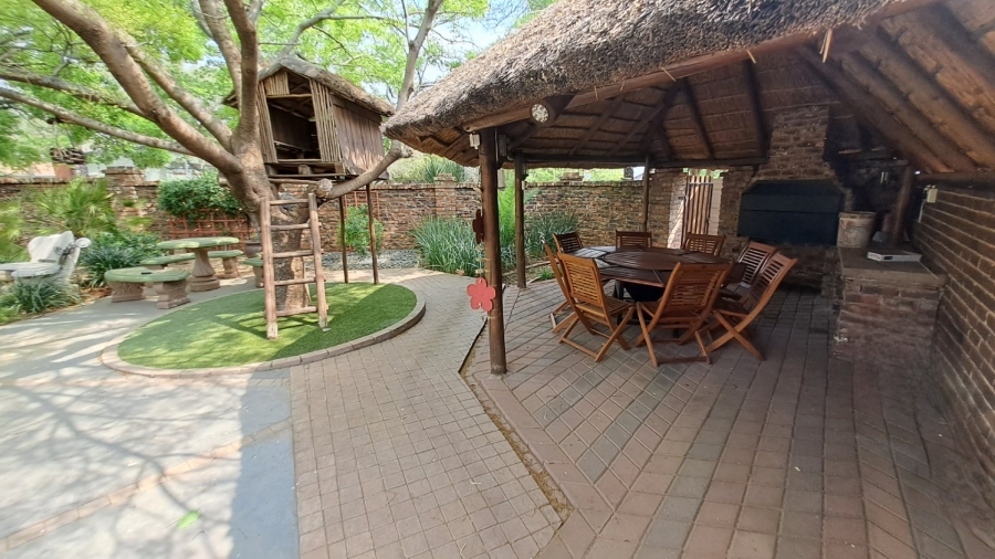 5 Bedroom Property for Sale in Langenhovenpark Free State